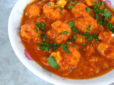 Curry z czerwoną soczewicą i kalafiorem