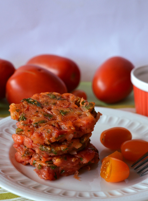 Greckie placki z pomidorów (Tomatokeftedes)