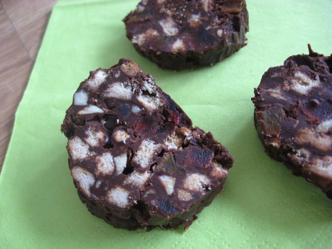 Salami czekoladowo-owocowe