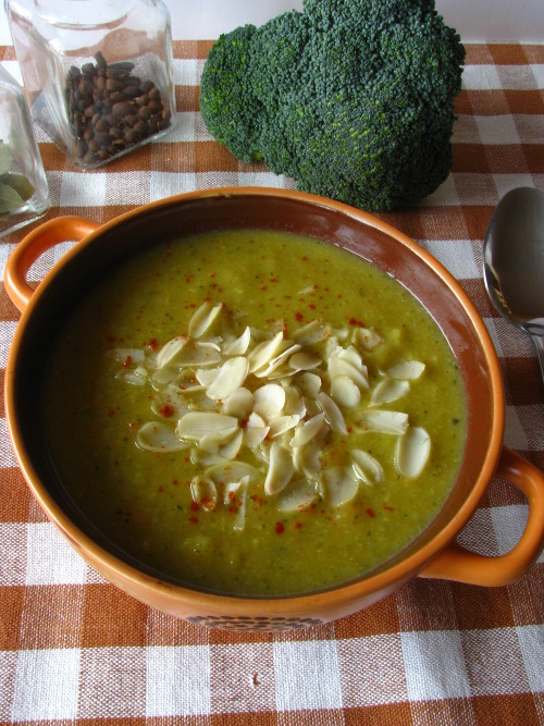 Zupa krem z brokułów, ziemniaków i marchwi